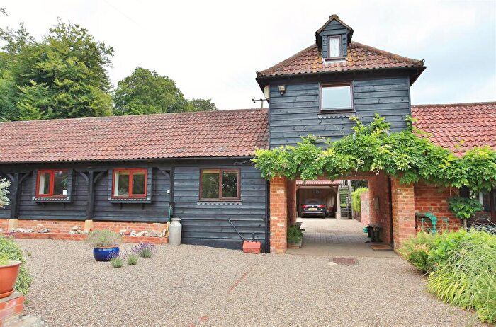 2 Bedroom Cottage To Rent In Gallowstree Common, Near Reading, RG4