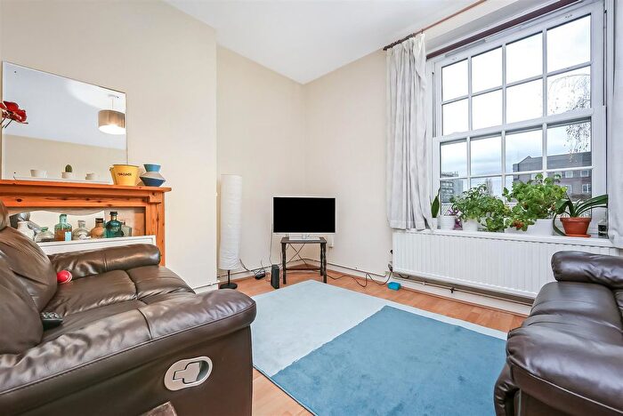2 Bedroom Flat To Rent In Whitgift Street, London, SE11