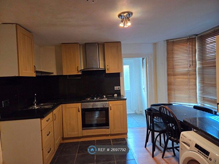 1 Bedroom Flat To Rent In Sandmere Road, London, SW4