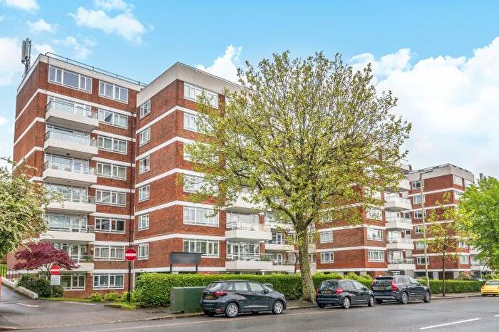 5 Bedroom Apartment For Sale In Regents Park Road, London, N3