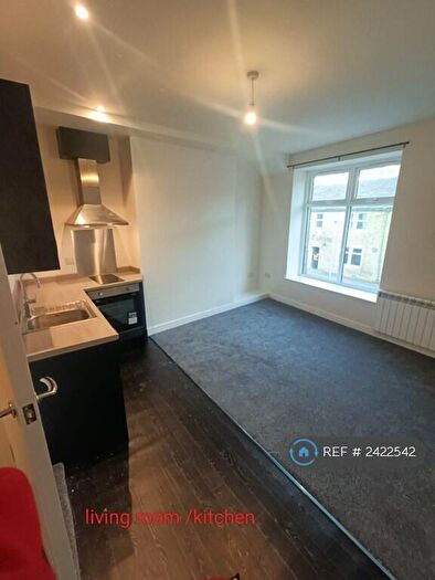 2 Bedroom Flat To Rent In South Street, Keighley, BD21