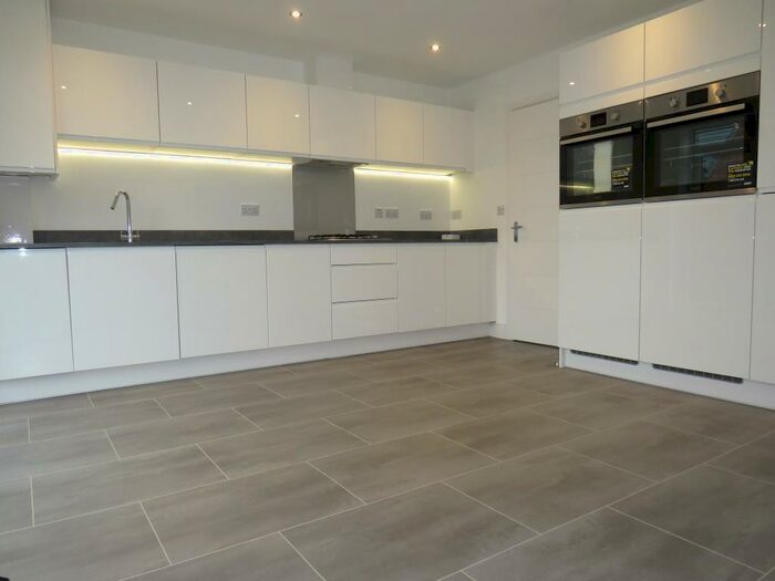 3 Bedroom Semi-Detached House To Rent In De Normanville Avenue, Leamington Spa, CV31