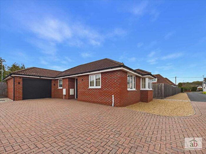 2 Bedroom Bungalow For Sale In Bell Gardens, Kesgrave, IP5