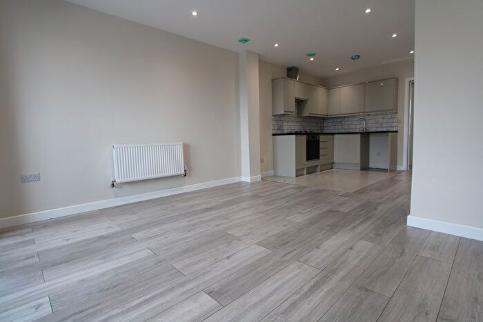 1 Bedroom Flat To Rent In London Road, Mitcham, CR4