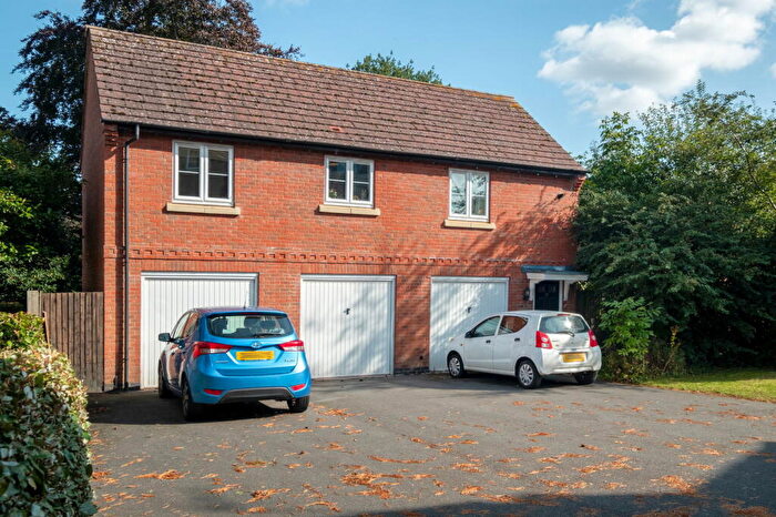 2 Bedroom Flat To Rent In Walnut Gardens, East Leake, LE12