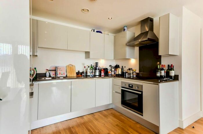 3 Bedroom Flat To Rent In Seager Place, Deptford, London, SE8