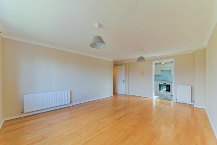 2 Bedroom Flat To Rent In Harland Close, London, SW19