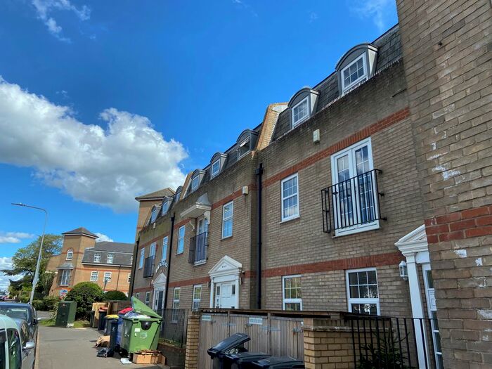 Studio To Rent In Farm Hill Road, Waltham Abbey, EN9