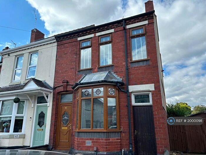 3 Bedroom Semi-Detached House To Rent In Woodland Road, Halesowen, B62