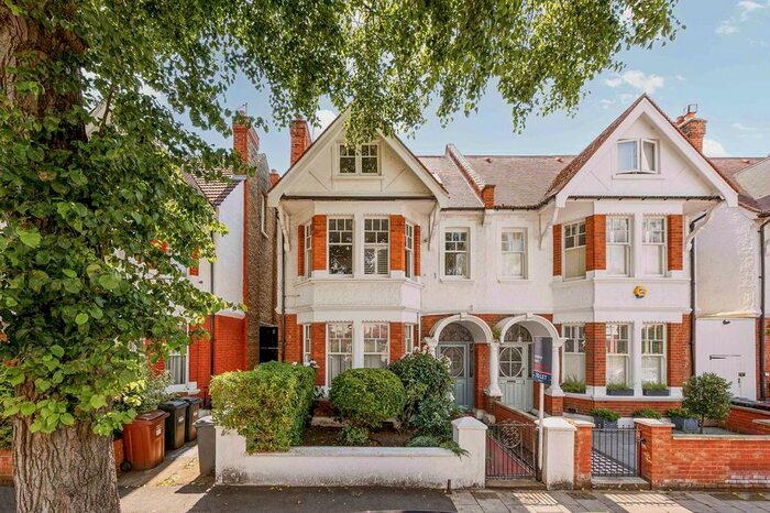 2 Bedroom Flat To Rent In Wavendon Avenue, Chiswick, London, W4