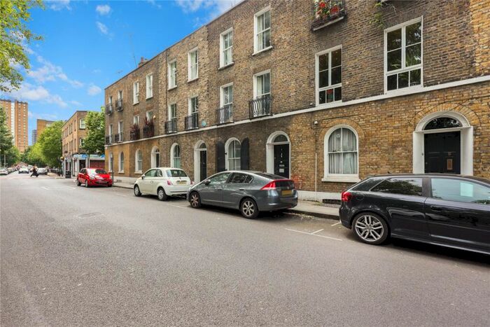 4 Bedroom Terraced House To Rent In Sidney Square, Whitechapel, London, E1