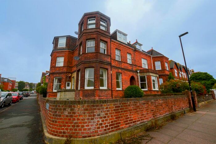 3 Bedroom Flat To Rent In Hartfield Road, Eastbourne, BN21