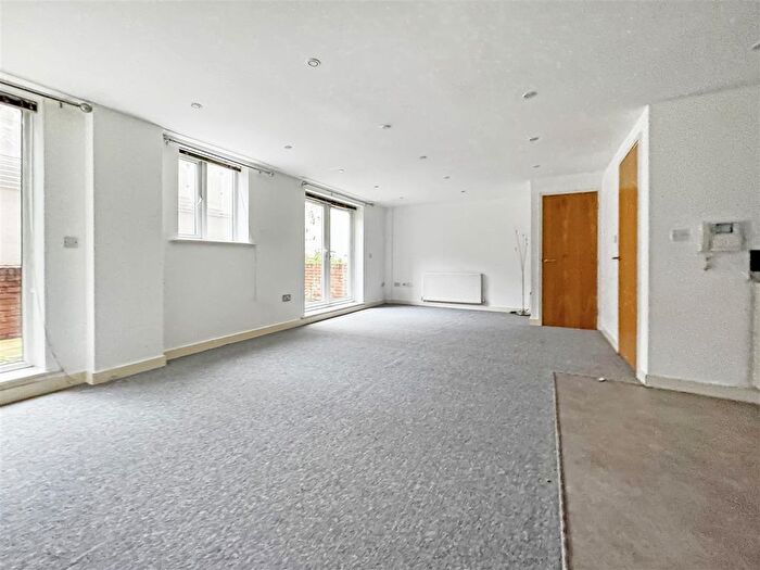 2 Bedroom Flat For Sale In Elm Grove, Southsea, PO5