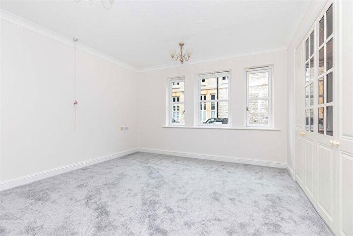 2 Bedroom Retirement Property For Sale In St. Stephens Road, Bournemouth, BH2