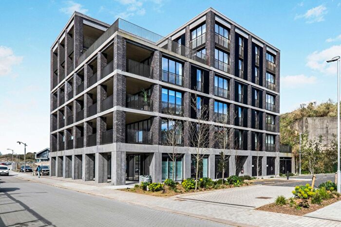 1 Bedroom Flat For Sale In North Quay, Hayle, Cornwall, TR27