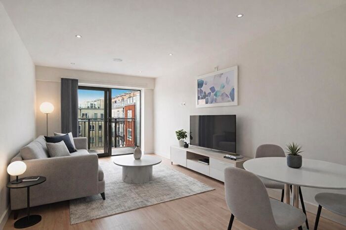 2 Bedroom Flat To Rent In Ellyson House, Beaufort Park, London, NW9