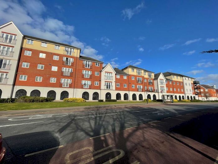 2 Bedroom Flat To Rent In Pettacre Close, London, SE28