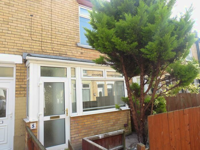 2 Bedroom House To Rent In Durham Street, Hull, HU8