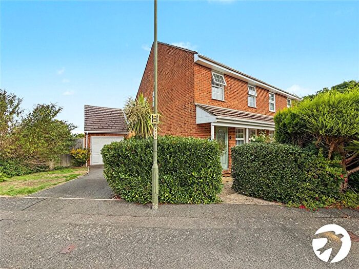 3 Bedroom Semi-Detached House For Sale In Wheatfields, Lordswood, ME5
