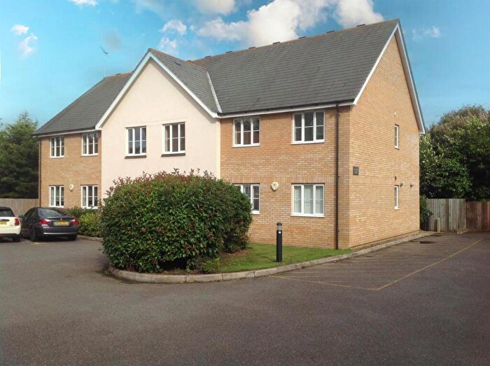 2 Bedroom Apartment For Sale In Chapel Street, Billericay, CM12