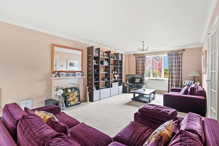 5 Bedroom Detached House For Sale In Seymour Avenue, Epsom, KT17
