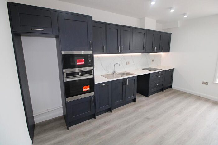 1 Bedroom Flat To Rent In Market Place, Staffordshire, Burton Upon Trent, DE14