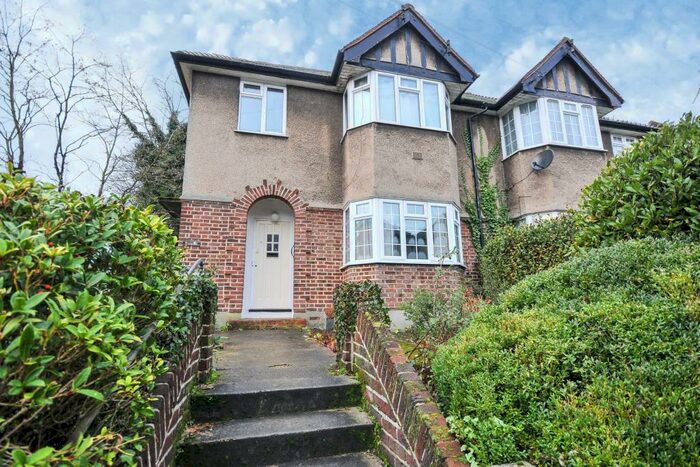 2 Bedroom Maisonette To Rent In Ethelbert Close, Bromley, BR1