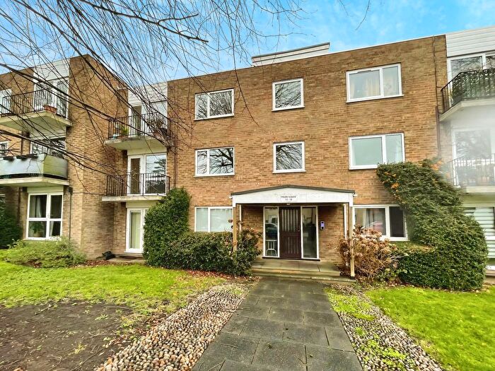 2 Bedroom Flat To Rent In Priory Court, Stevenage Road, Hitchin, SG4