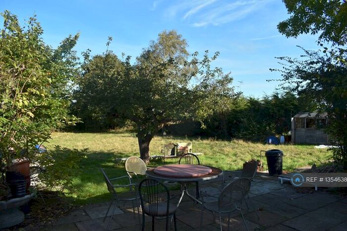 4 Bedroom Semi-Detached House To Rent In Croft Road, Benfleet, SS7