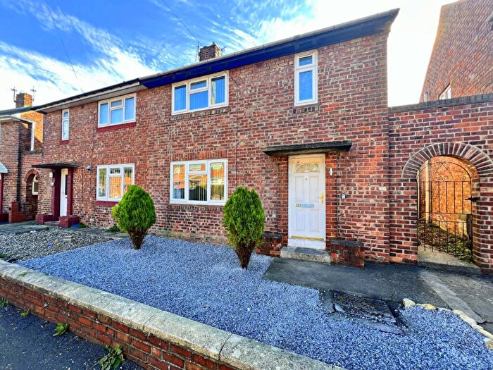 2 Bedroom Private Hall To Rent In Wakenshaw Road, Gilesgate, Durham, DH1