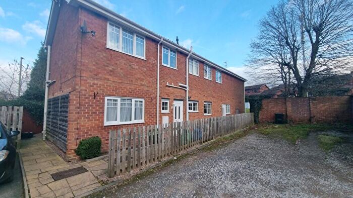 2 Bedroom Flat To Rent In Gospel End Road, Dudley, DY3