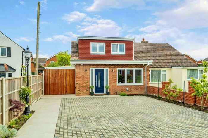 5 Bedroom Bungalow To Rent In High Street, Cranfield, Bedford, MK43