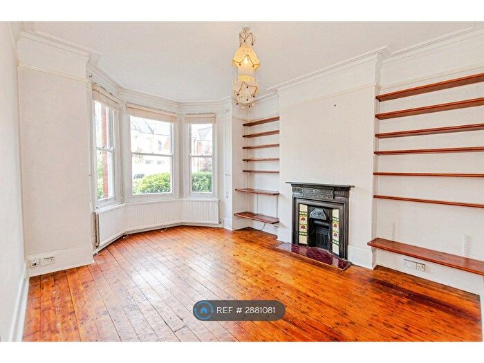 2 Bedroom Flat To Rent In Sutton Road, London, N10