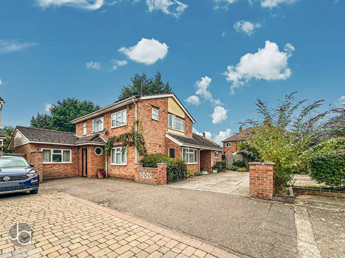 4 Bedroom Detached House For Sale In Greystones Close, Colchester, CO3