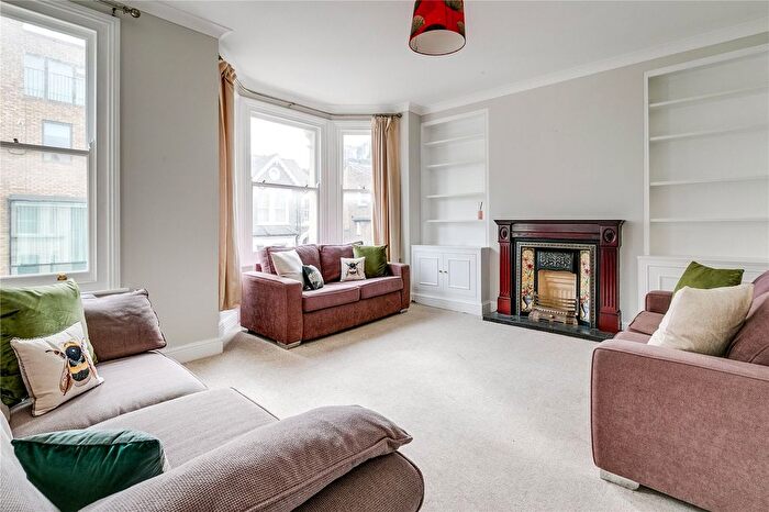 3 Bedroom Flat To Rent In Hafer Road, London, SW11