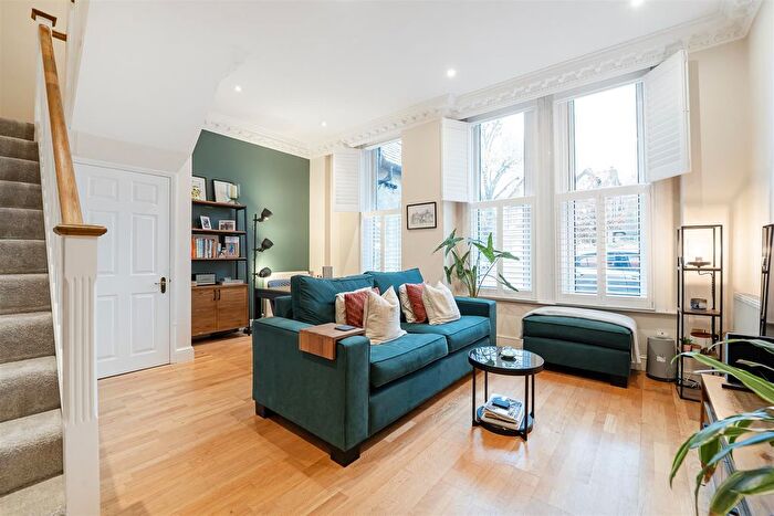 2 Bedroom Flat To Rent In Madeley Road, Ealing, W5