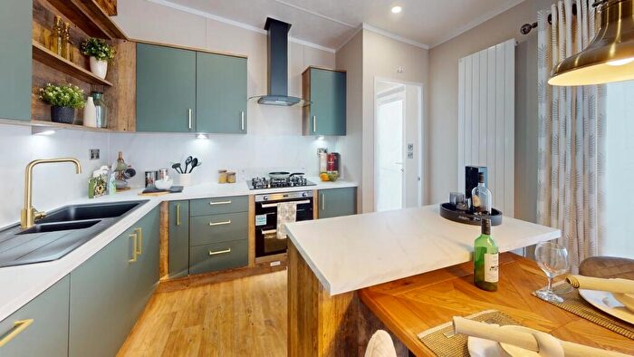 2 Bedroom Park Home For Sale In Newport, Isle Of Wight, PO30