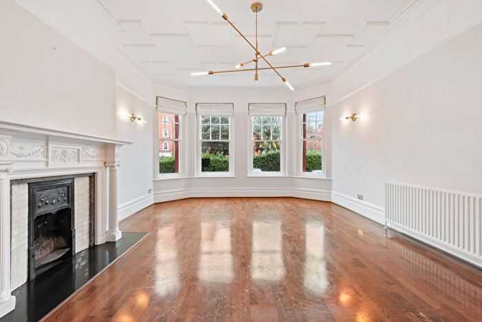 5 Bedroom Flat To Rent In Oakwood Court, Holland Park, W14