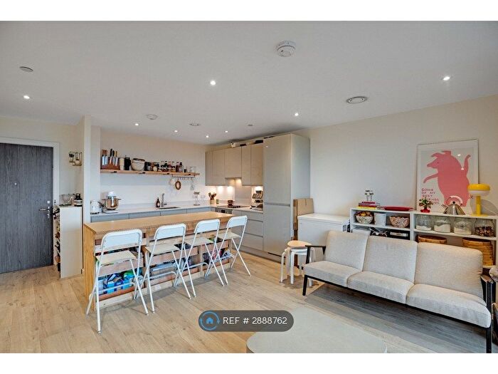 2 Bedroom Flat To Rent In Cargo House, London, E16