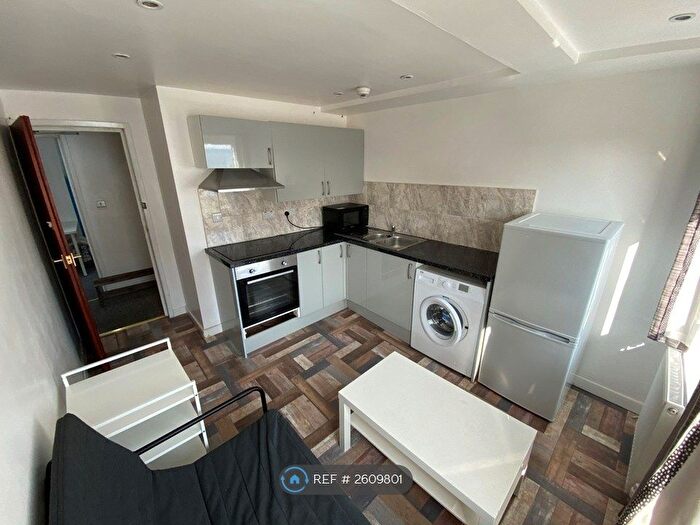 2 Bedroom Flat To Rent In St. James's Street, Brighton, BN2