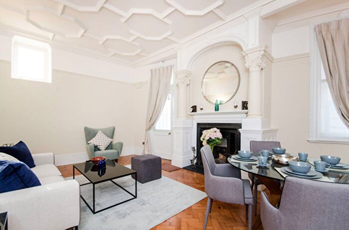 2 Bedroom Flat To Rent In Earls Court Square, Earls Court, London, SW5