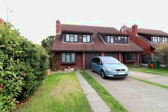 4 Bedroom Semi-Detached House To Rent In Lilford Road, Billericay, CM11
