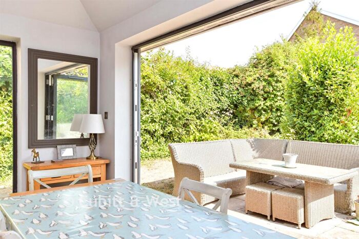 4 Bedroom Detached Bungalow For Sale In Avis Road, Newhaven, East Sussex, BN9