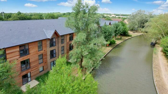 Apartment To Rent In Waterside House, Woodley Headland, Peartree Bridge, Milton Keynes, MK6