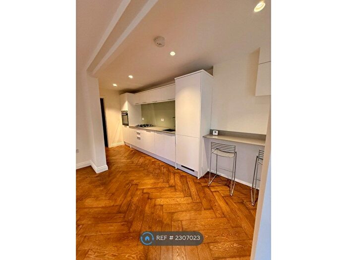 2 Bedroom Maisonette To Rent In Lichfield Grove, London, N3