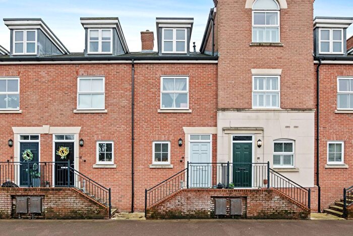 3 Bedroom Town House For Sale In Portland Walk, Diglis, Worcester., WR1