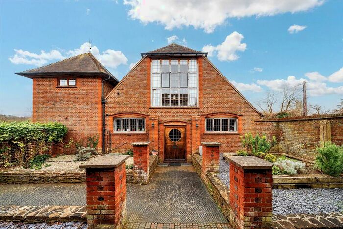 4 Bedroom Semi-Detached House For Sale In The Barns, Shackleford, Godalming, Surrey, GU8