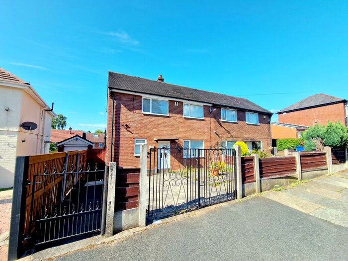 2 Bedroom Semi-Detached House To Rent In Woodward Road, Prestwich, M25