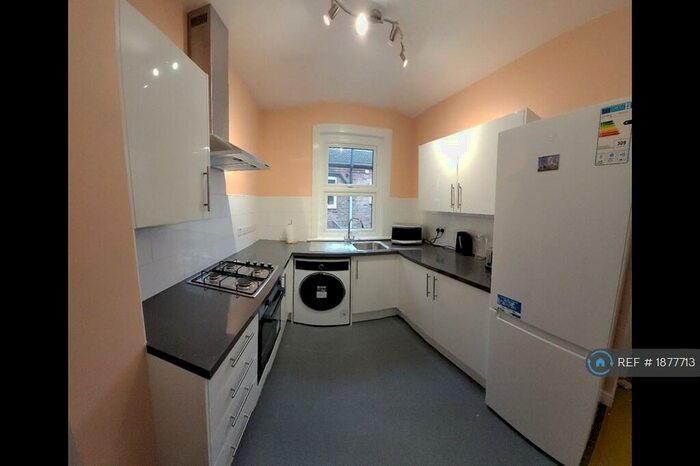 2 Bedroom Maisonette To Rent In Blyth Road, London, E17