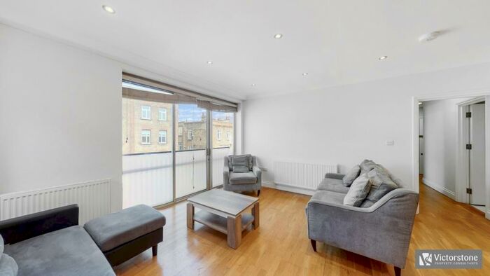 3 Bedroom Apartment To Rent In Kings Terrace, Camden, London, NW1